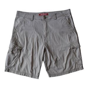Classic Beige Cargo Shorts - Men's Size 38 - Unionbay Collection